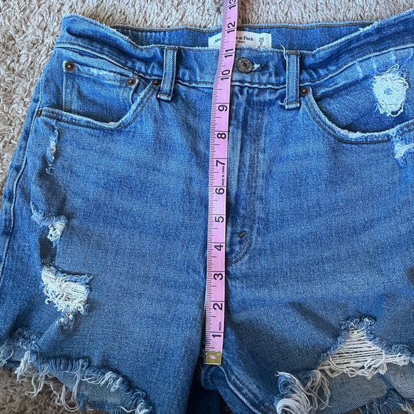 SOLD ON CROSSPOST Abercrombie and Fitch high rise mom short - Picture 10 of 10